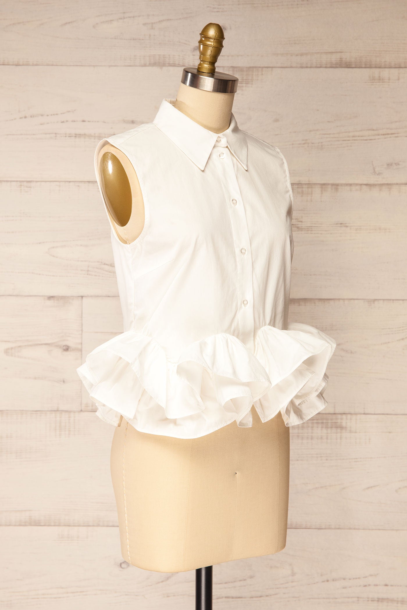 Nivara | White Sleeveless Shirt with Ruffles