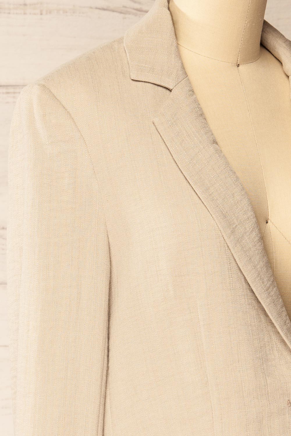 Norak Textured Beige Blazer | La petite garçonne side