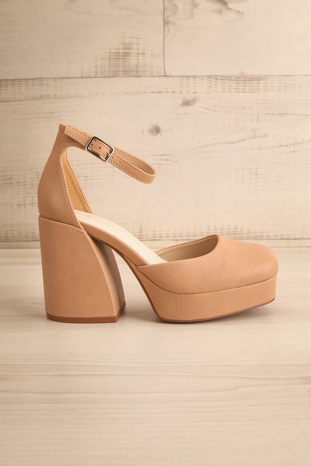 Oslaux Beige High-Heeled Platform Shoes | La petite garçonne side view