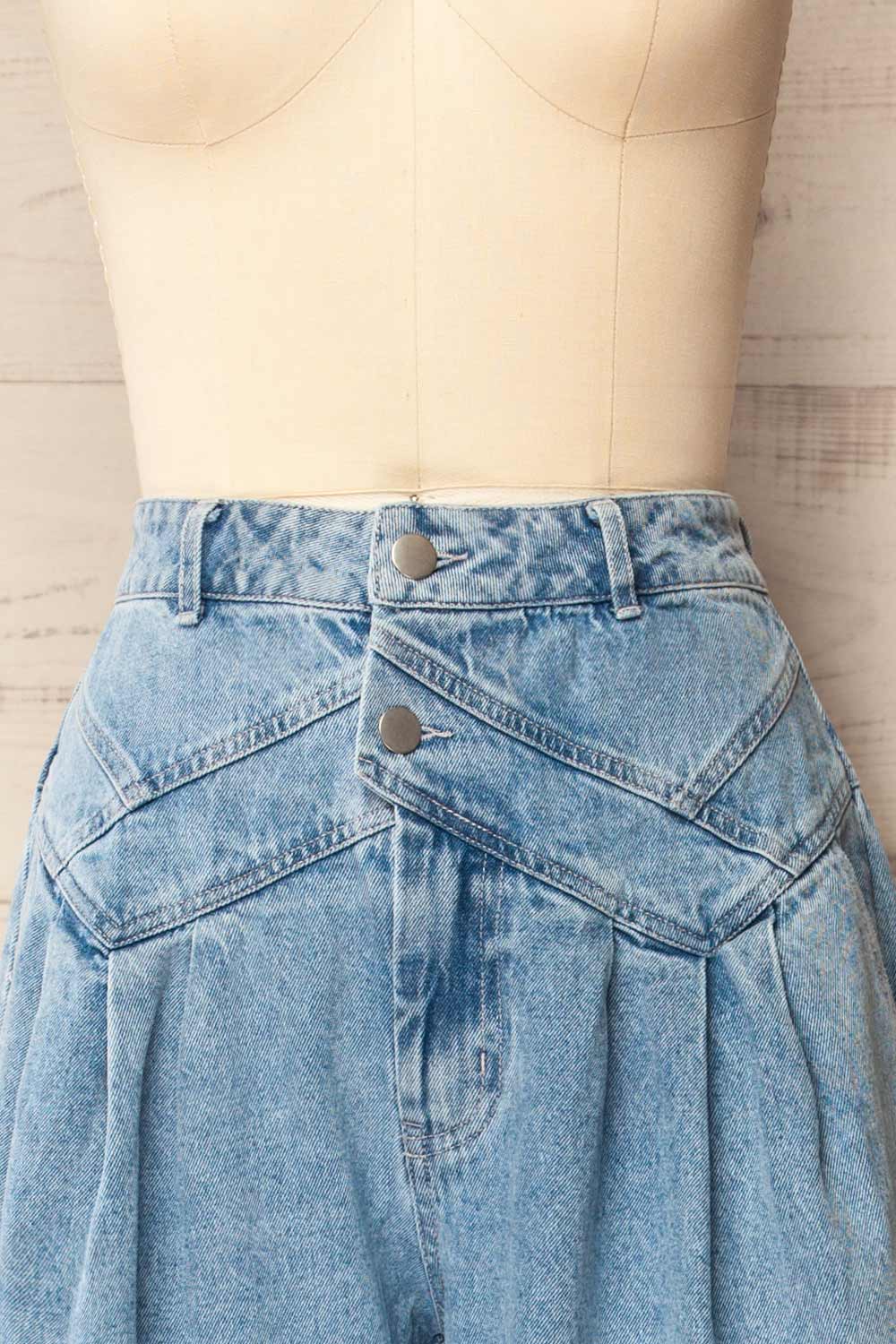 Ottawa Wide-Leg Jeans with Criss-Cross Front | La petite garçonne front