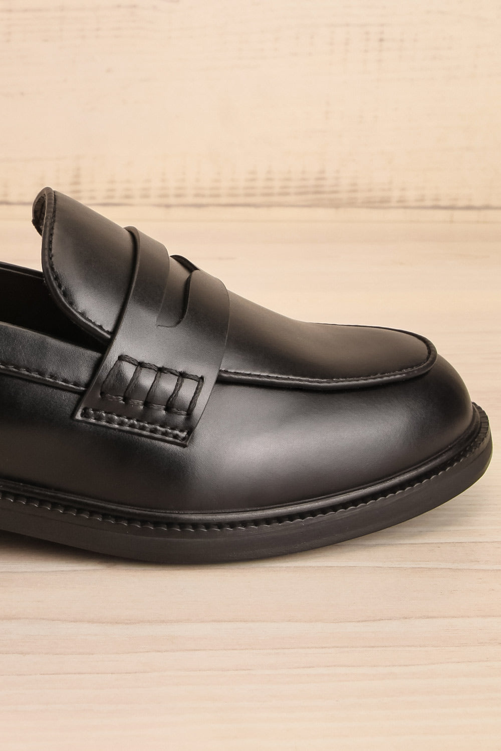 Pasco Black Loafers | La petite garçonne front