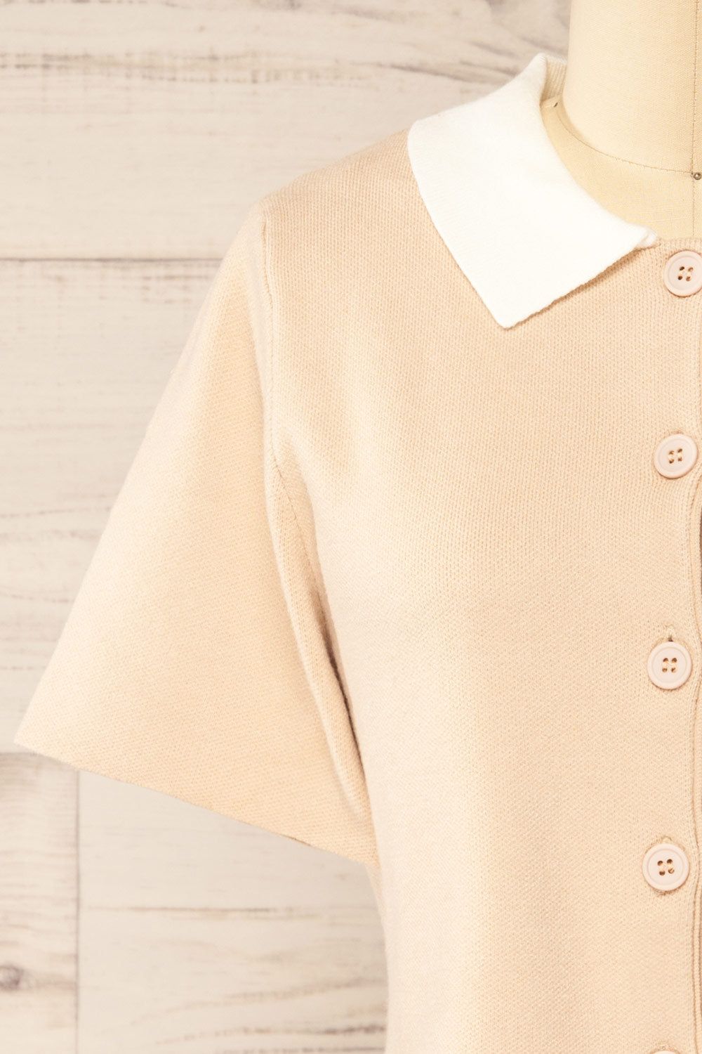 Periche Cropped Beige Cardigan | La petite garçonne front