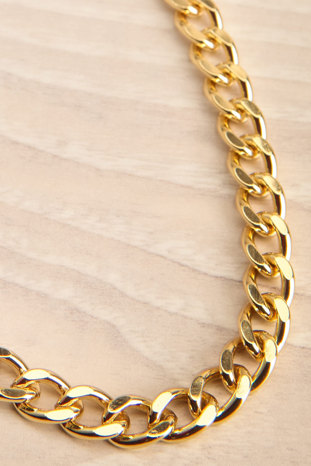 Phaethon Gold Classic Chain | La petite garçonne flat close-up