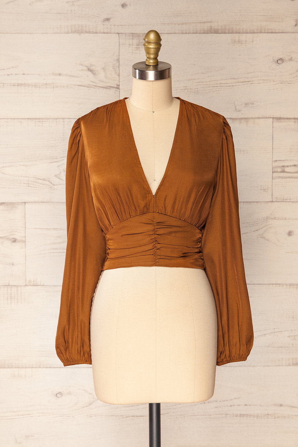 Praia Cropped Brown Blouse | La petite garçonne front view