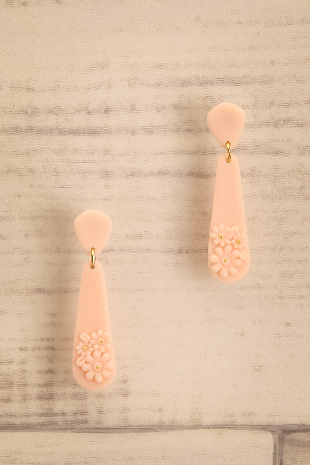 Pumdi Blush | Pendant Earrings with Flowers