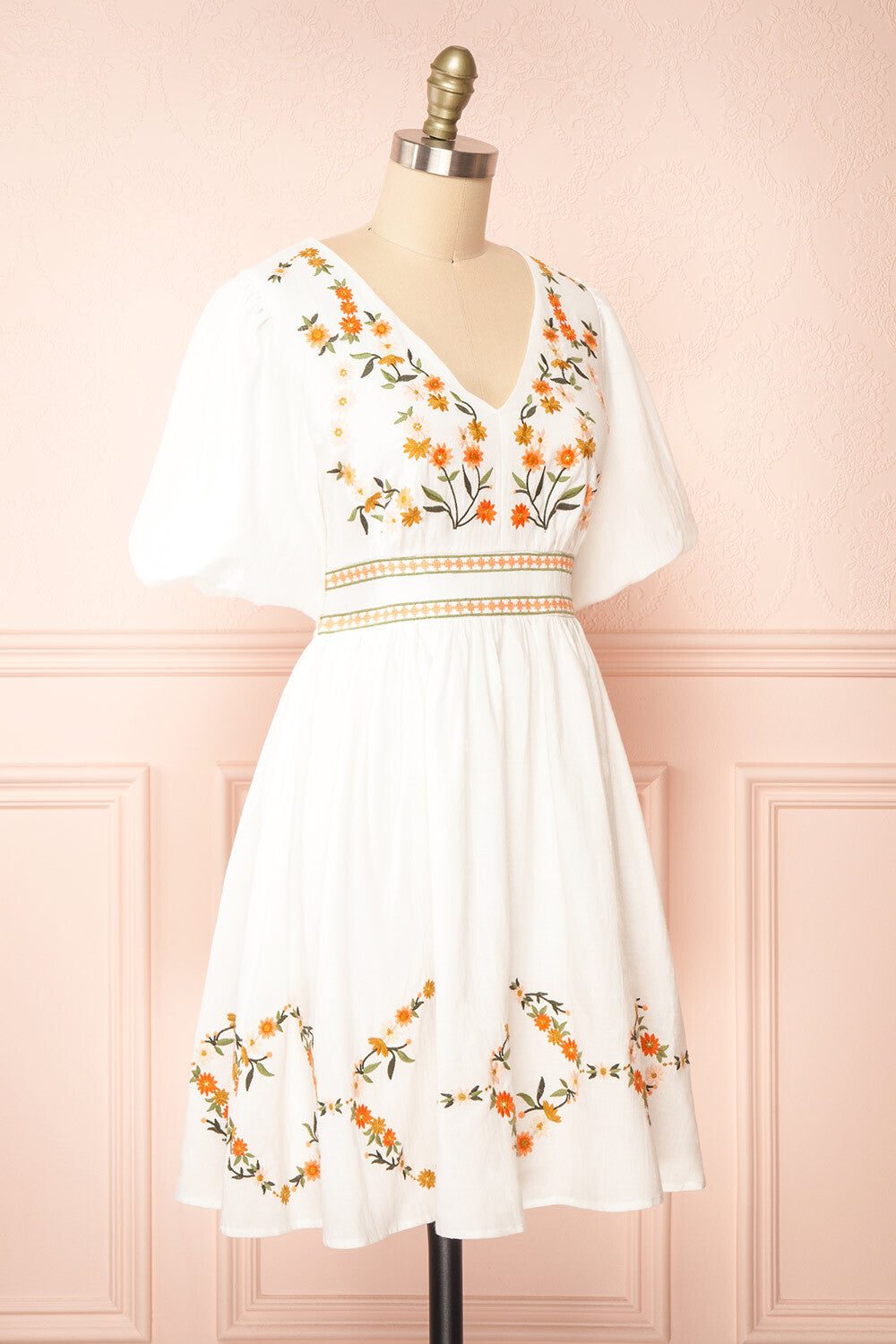 Quierna Short White Dress w/ Floral Embroidery | Boutique 1861 side view