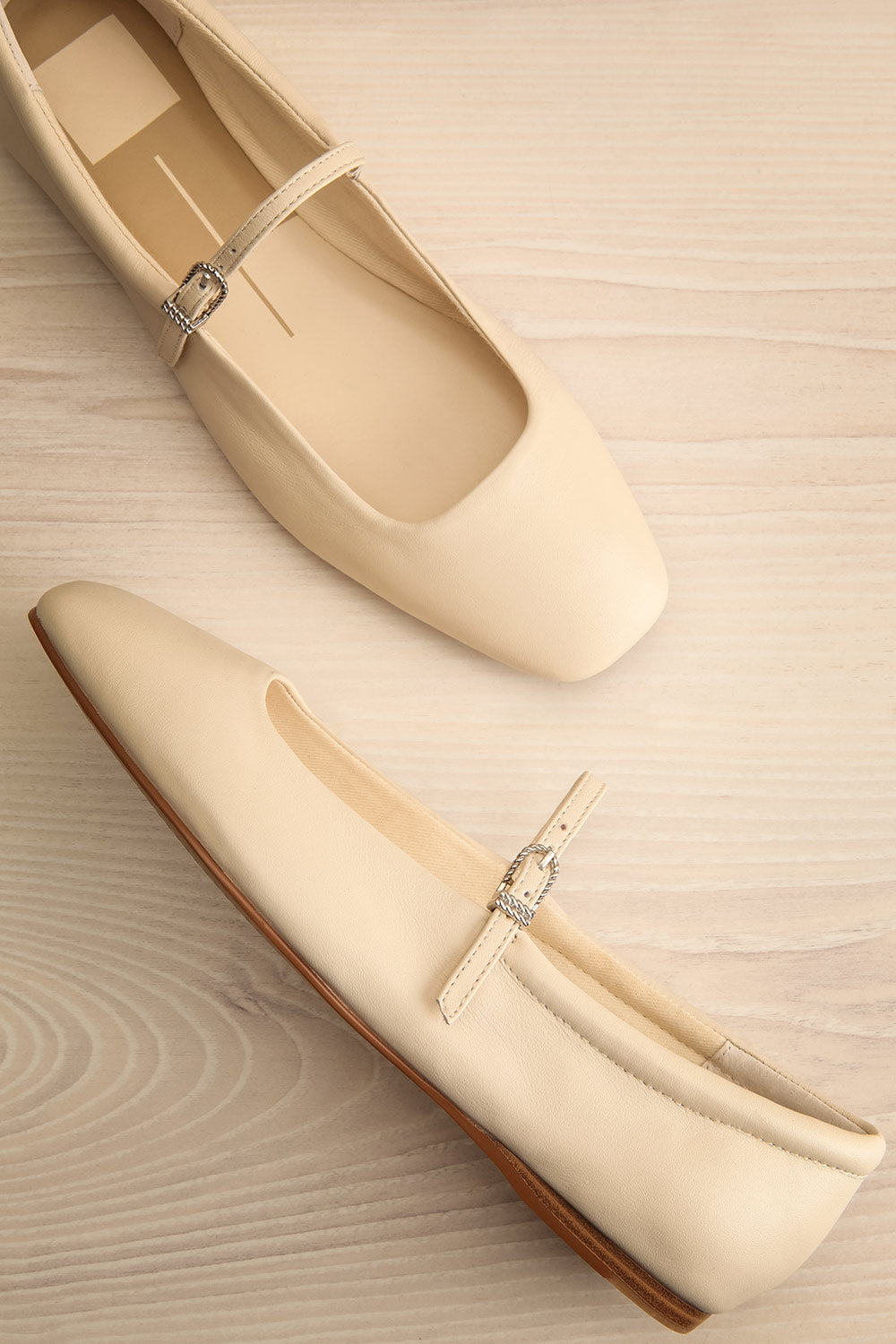 Reyes Ivory Flat Leather Ballerina | La petite garçonne flat view