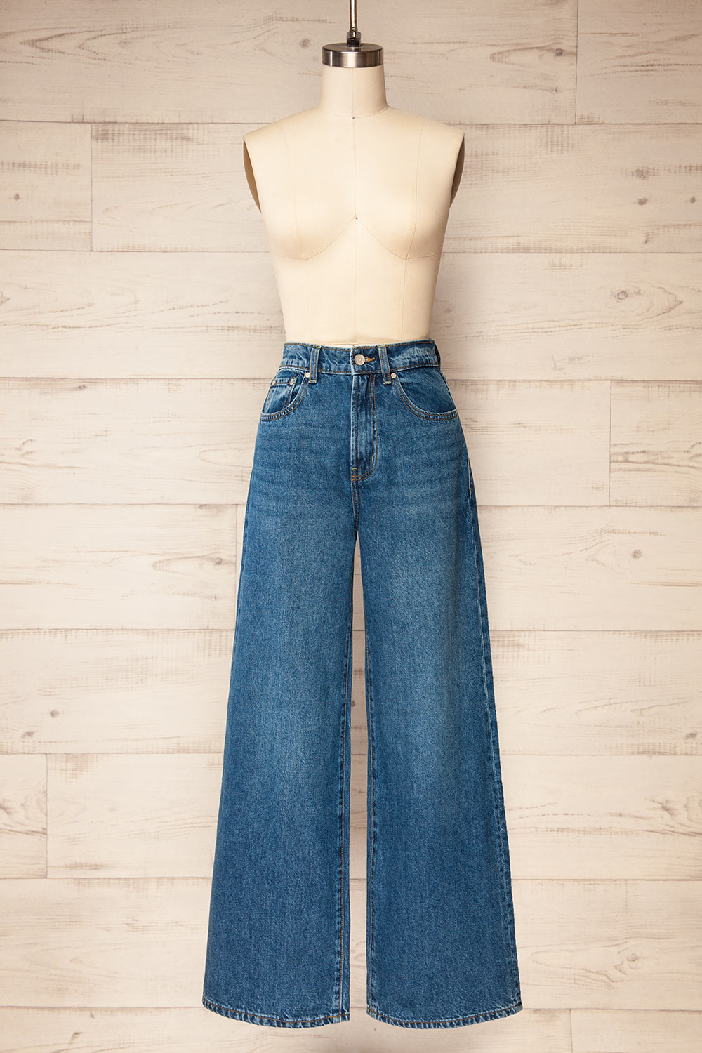 Riyadh Wide Leg Jeans | La petite garçonne front view