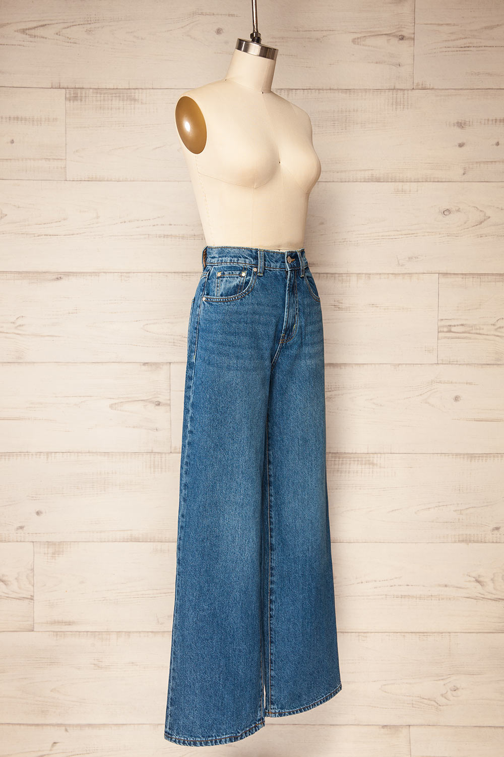 Riyadh Wide Leg Jeans | La petite garçonne side view
