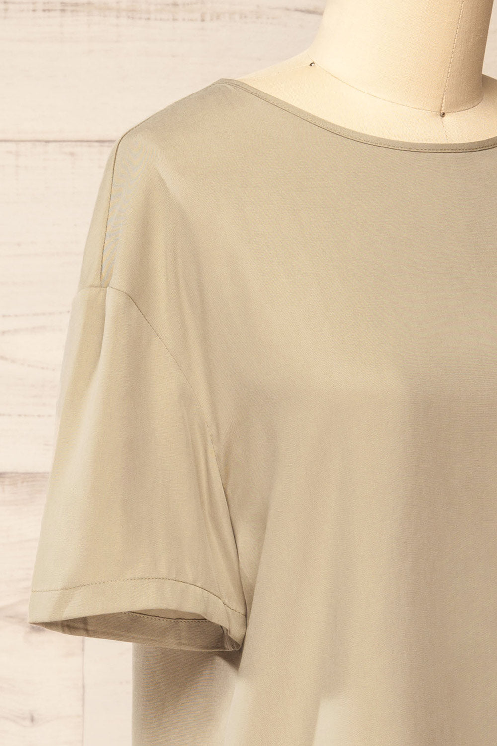 Ronni Khaki T-Shirt | La petite garçonne side