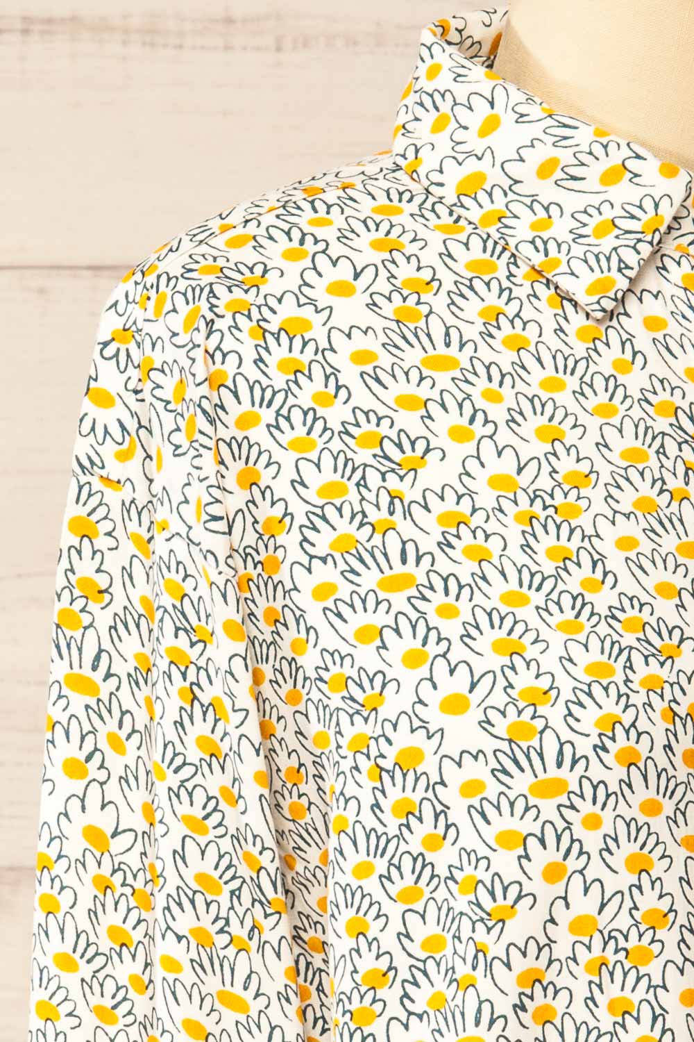 Rudyard Daisy Print Button-Up Shirt | La petite garçonne side