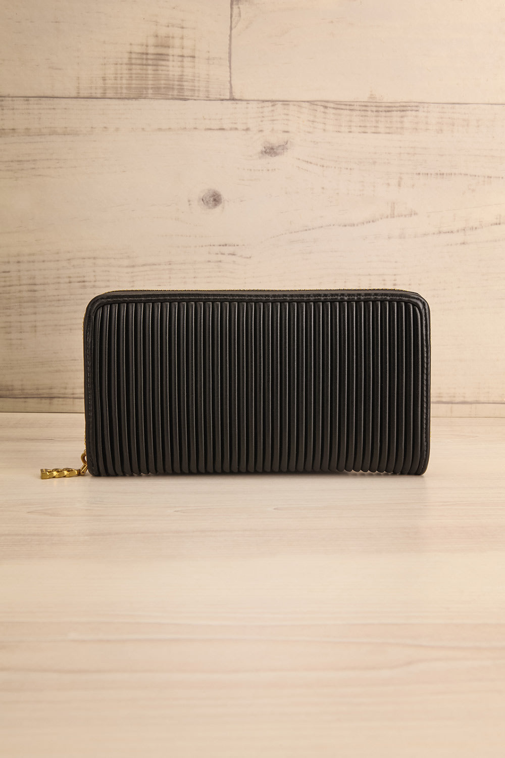 Sandy Black Pleated Vegan Leather Wallet | La petite garçonne front view