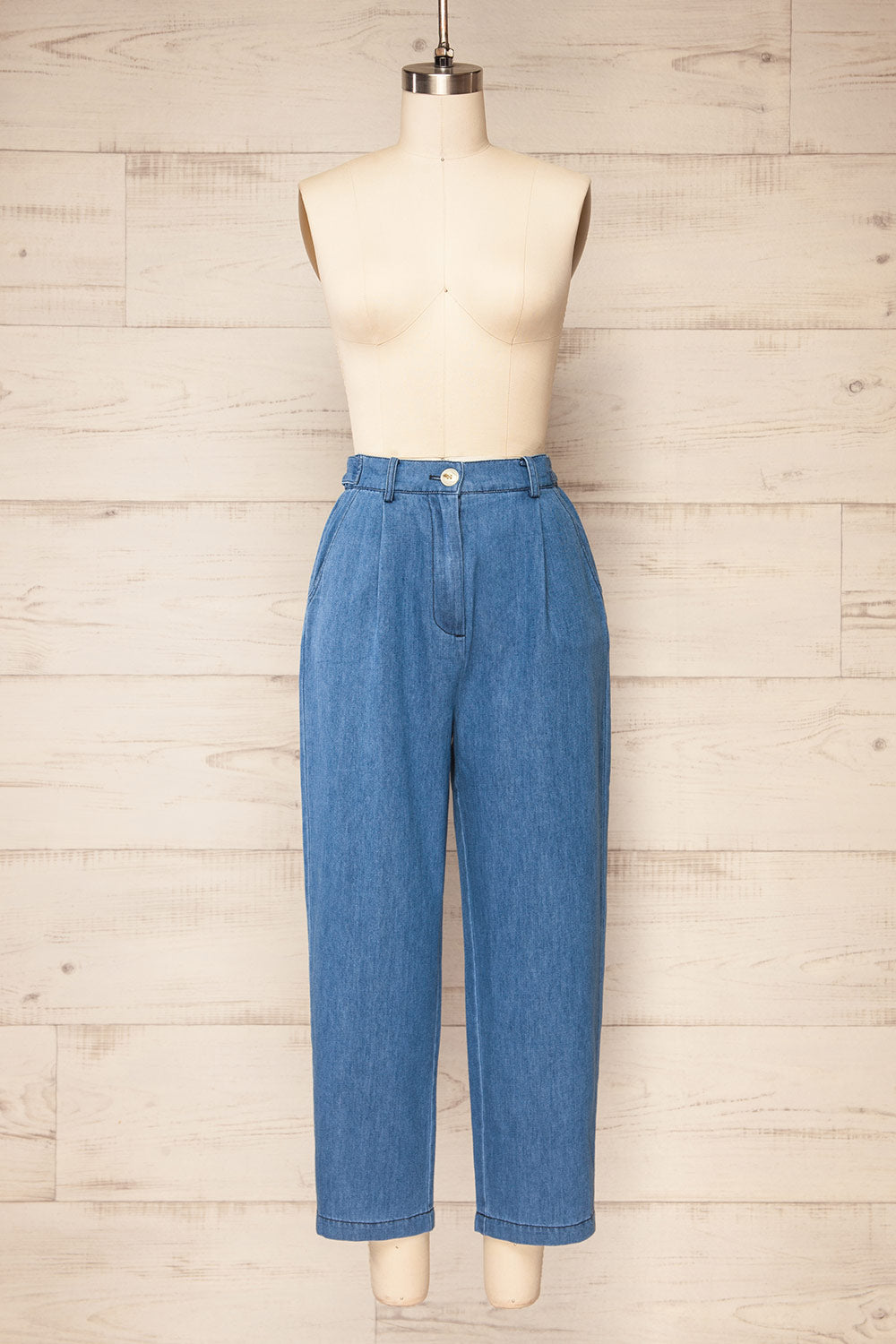 Saskatoon High-Waisted Denim Pants | La petite garçonne front view