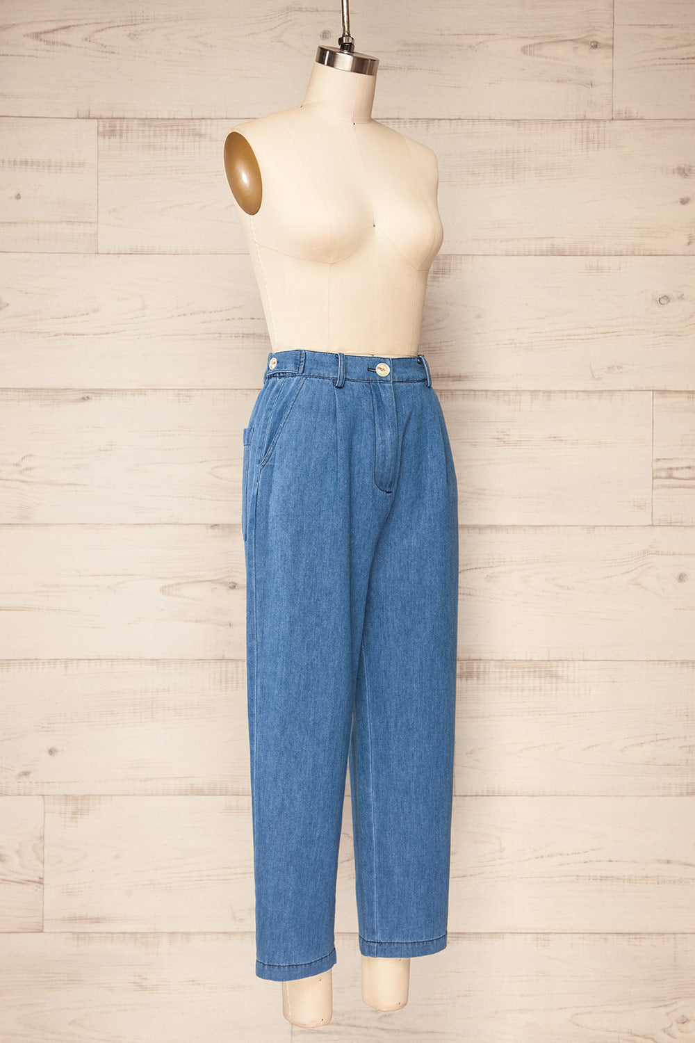Saskatoon High-Waisted Denim Pants | La petite garçonne side view