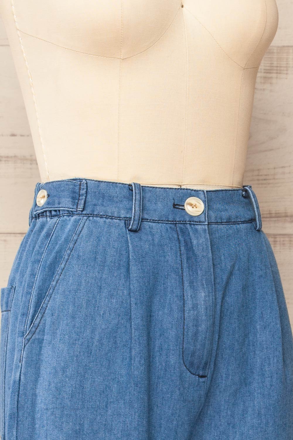 Saskatoon High-Waisted Denim Pants | La petite garçonne side