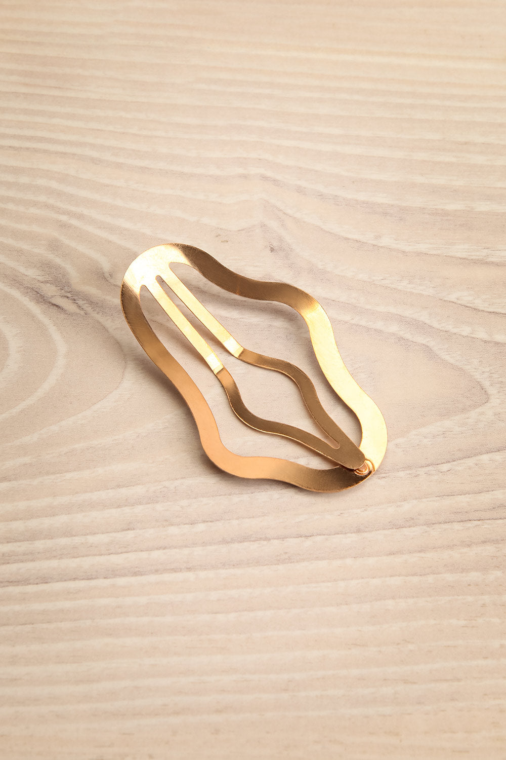 Satelitte Green Abstract Shaped Hair Clip | La petite garçonne back view