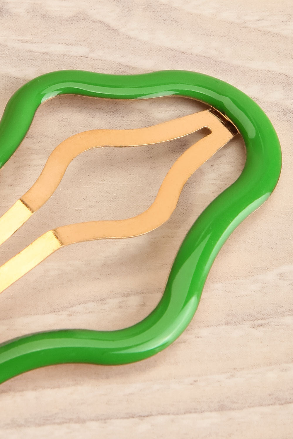 Satelitte Green Abstract Shaped Hair Clip | La petite garçonne front