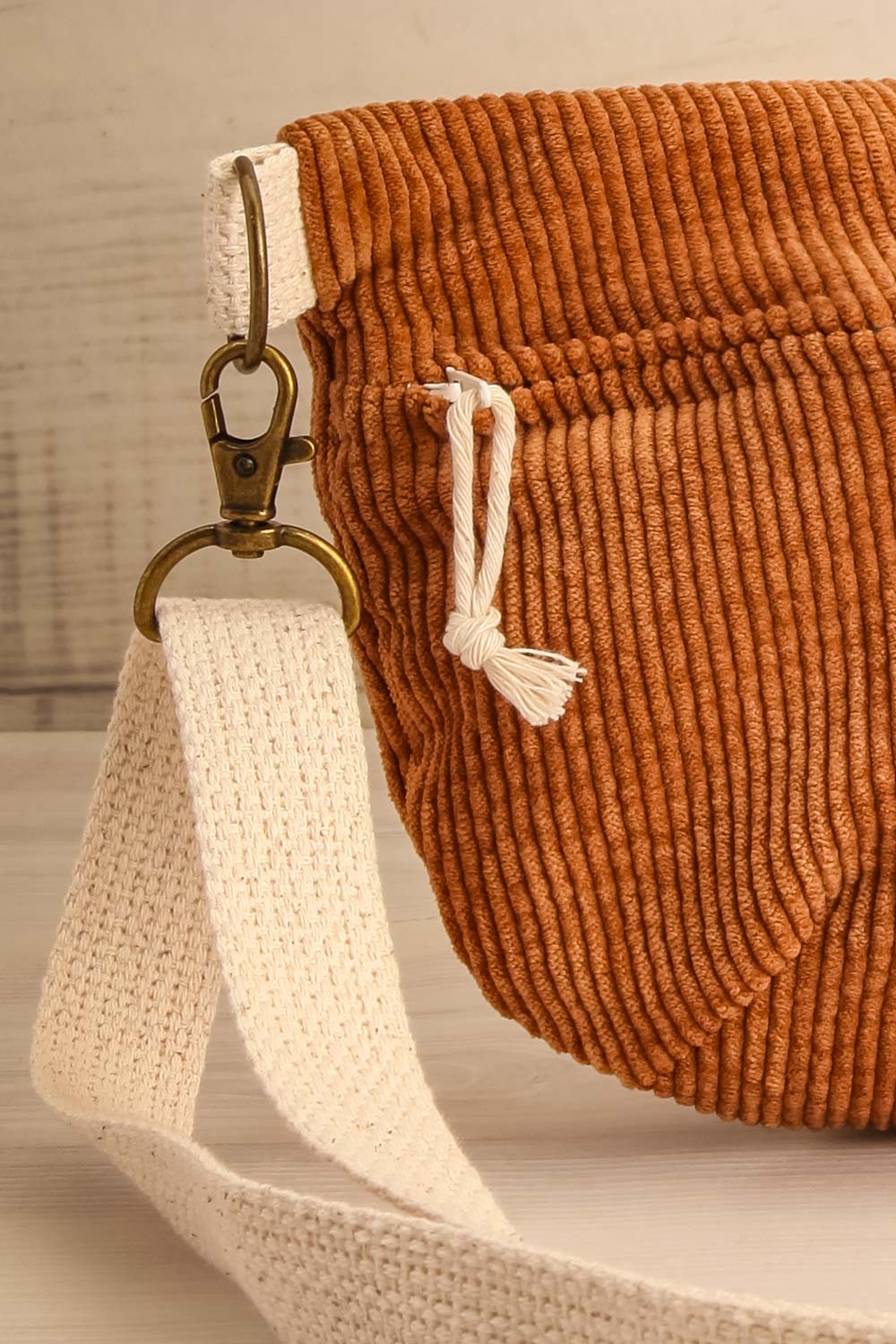 Saturne Caramel Corduroy Fanny Pack Bag | La petite garçonne close-up