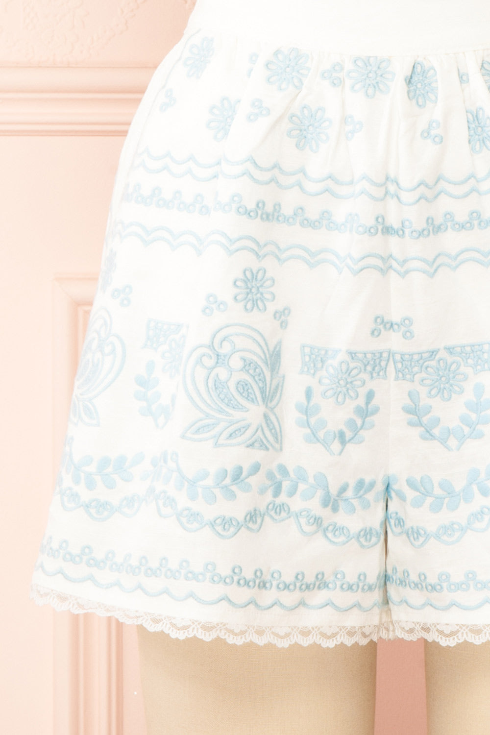 Set Azelie White Top & Shorts w/ Pockets | Boutique 1861 bottom