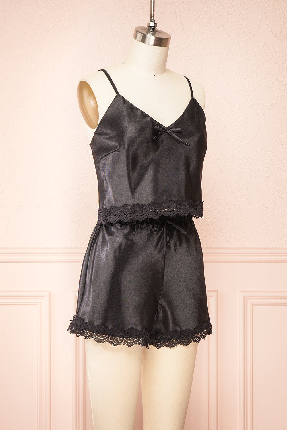 Set Cassiana Black Satin Pyjama Set | Boutique 1861 side view