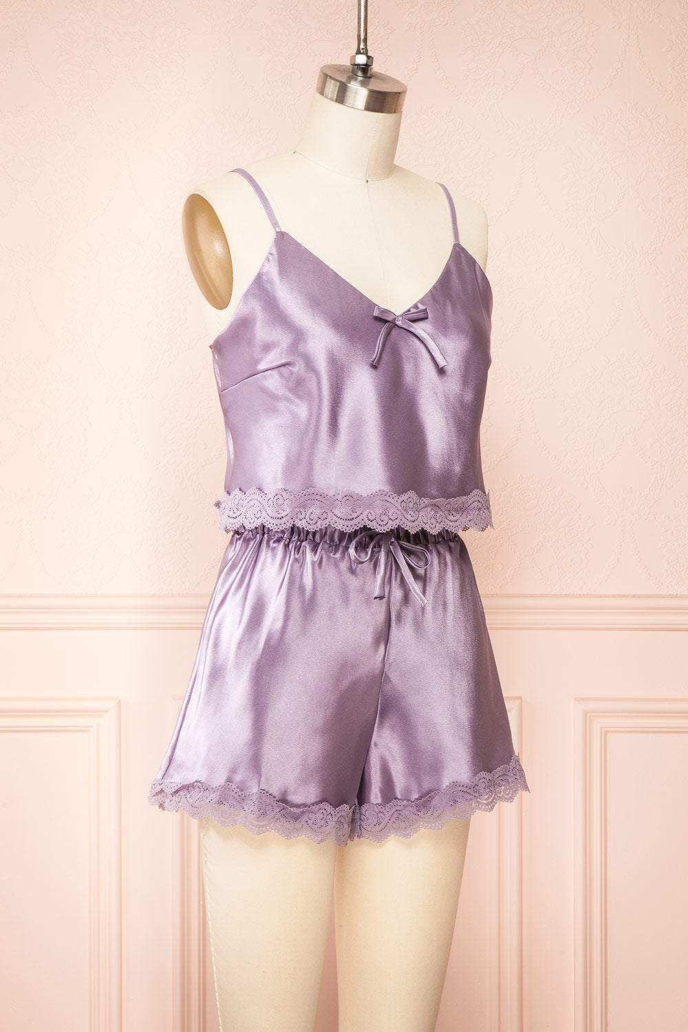 Set Cassiana Lilac Satin Pyjama Set | Boutique 1861 side view
