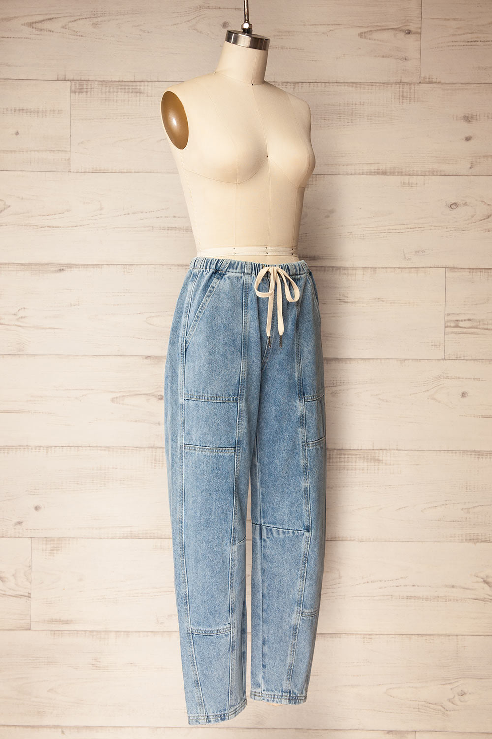 Seymour Washed Blue Barrel-Leg Jeans | La petite garçonne side view