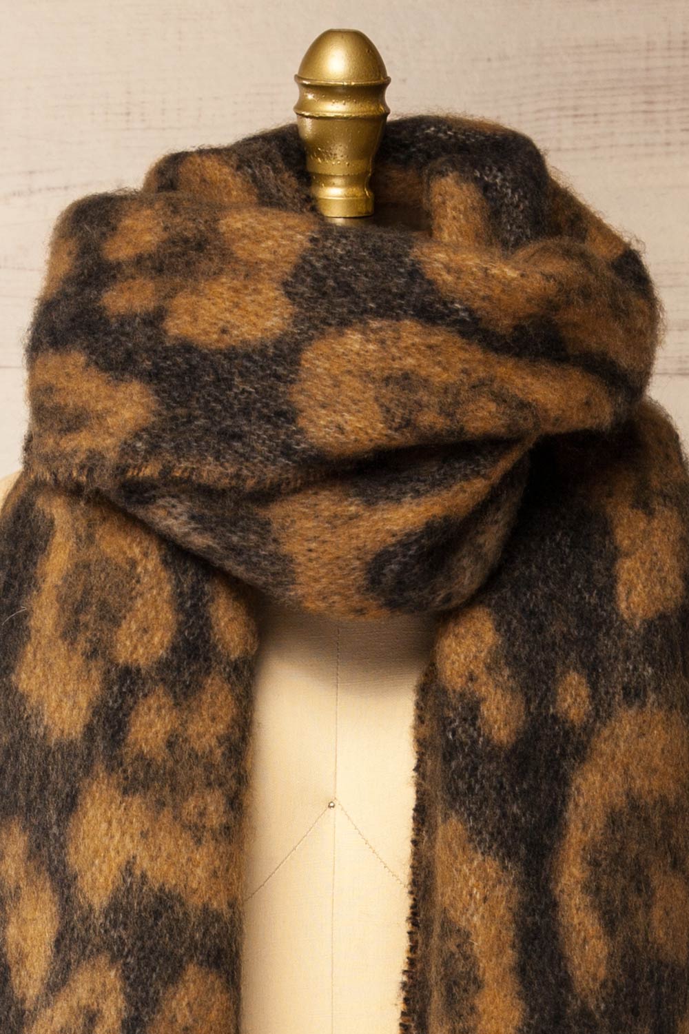 Sidhing Soft Knit Oversized Leopard Print Scarf | La petite garçonne front