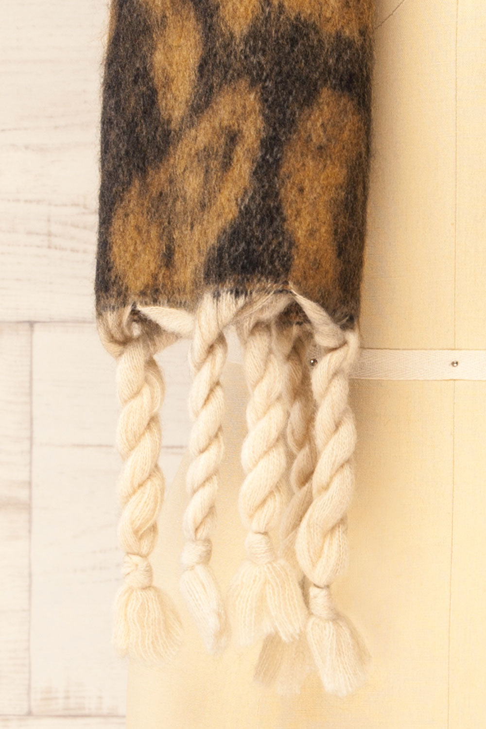 Sidhing Soft Knit Oversized Leopard Print Scarf | La petite garçonne details