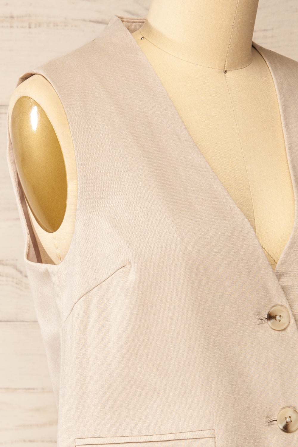 Sinuwa Sleeveless Light Taupe Blazer | La petite garçonne side