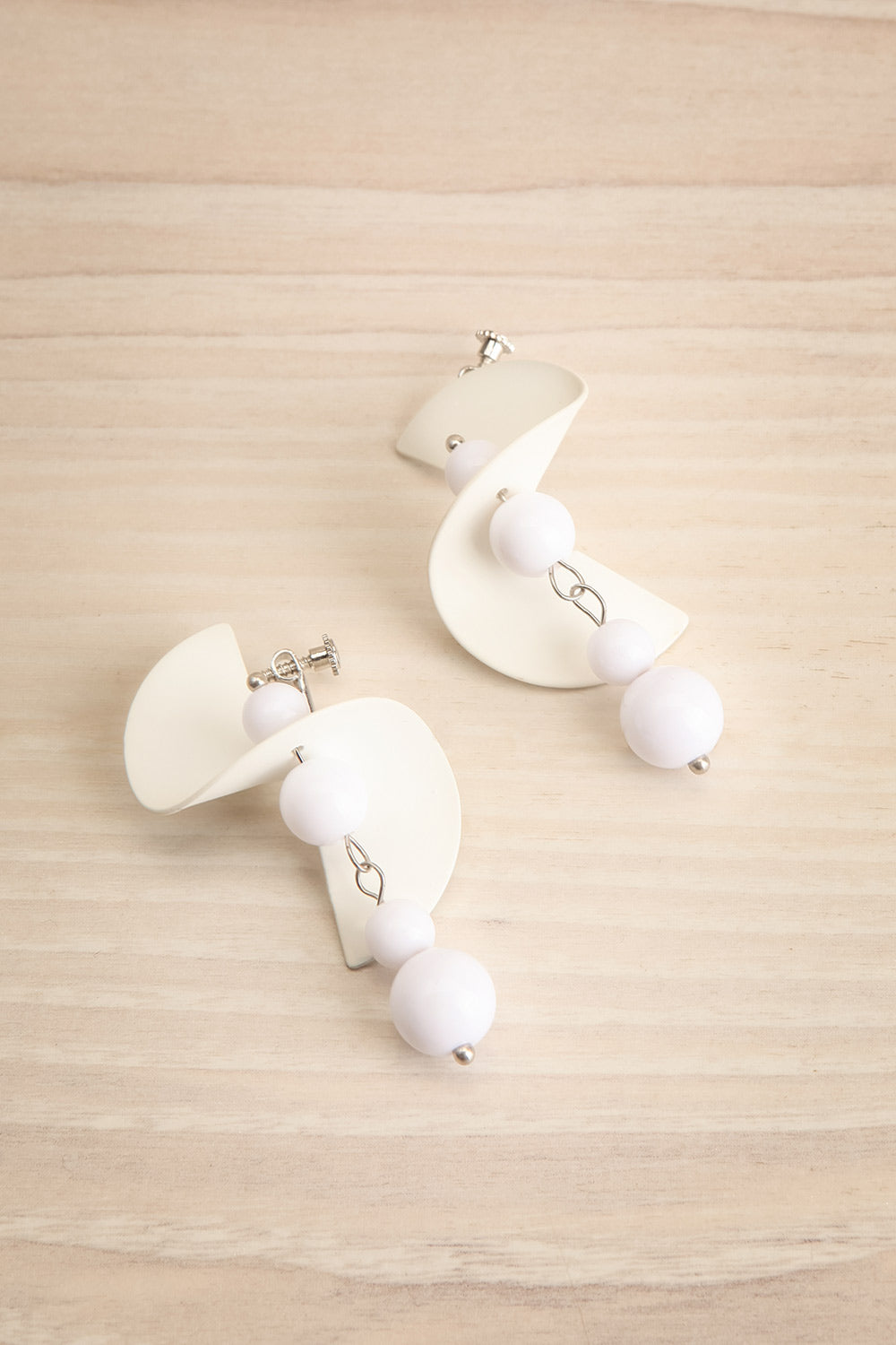 Spirallis Screw Back Pendant Earrings | La petite garçonne view