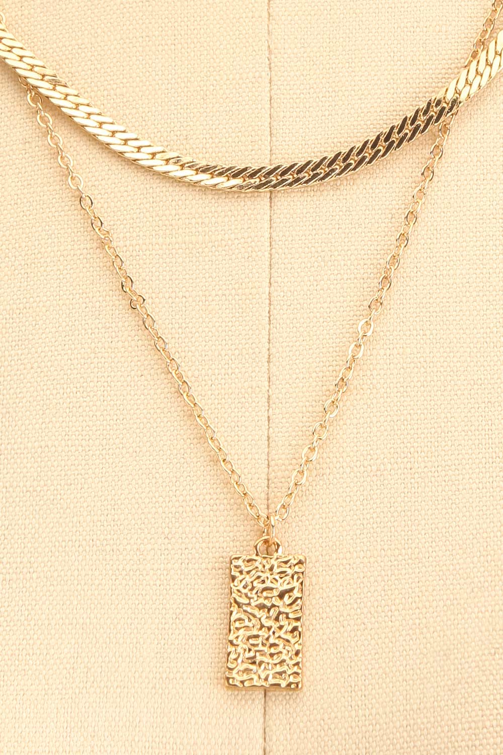 Stanton Two Chain Golden Necklace | La petite garçonne close-up