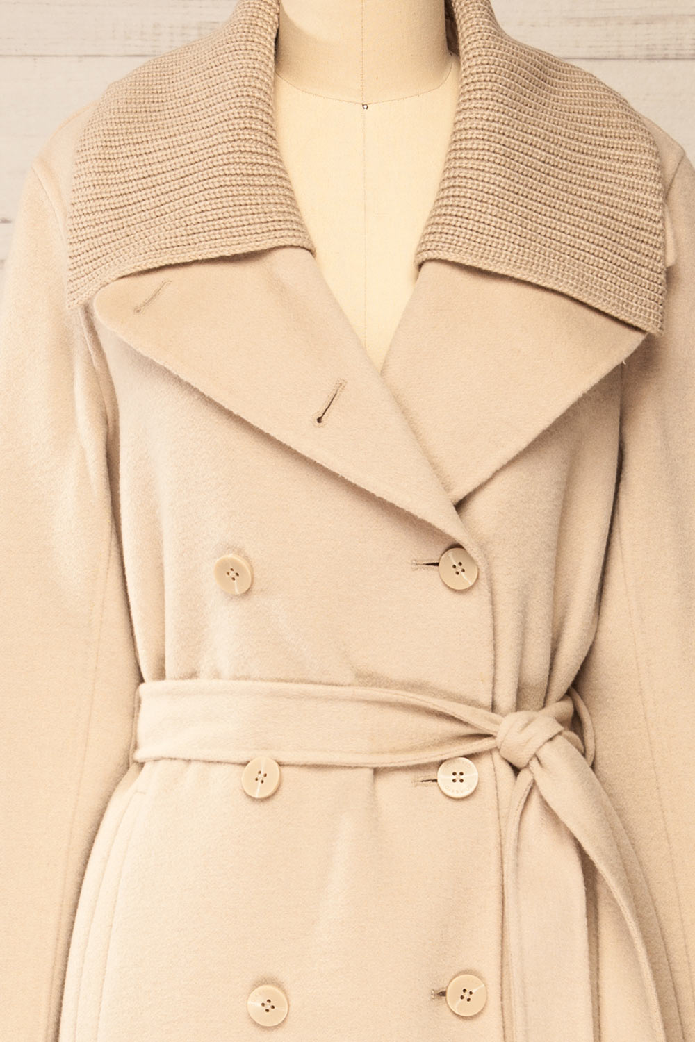 Strasbourg Long Beige Wool Coat w/ Belt | La petite garçonne front close-up