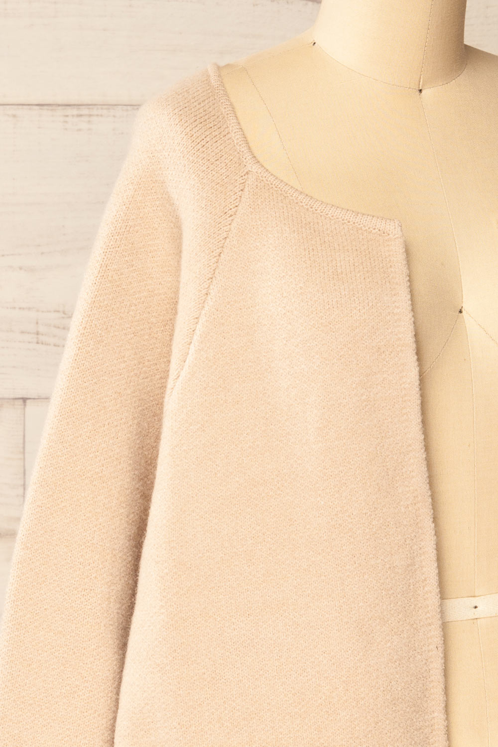 Stuttgart Beige Thick Knit Open Cardigan | La petite garçonne side close-up