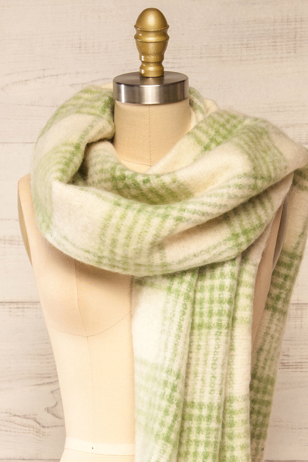 Suleja Green Plaid Soft Knit Scarf | La petite garçonne side close-up