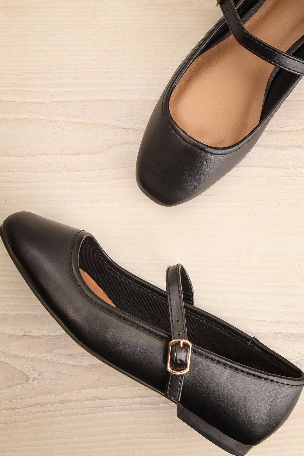 Sweepa Black Ballerina Flats w/ Adjustable Strap | La petite garçonne flat view