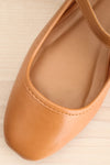 Sweepa Caramel Adjustable Ballerina Flats | La petite garçonne flat close-up