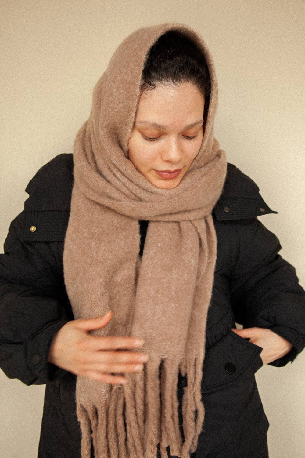Telford Taupe Fuzzy Knit Scarf | La petite garçonne model hood