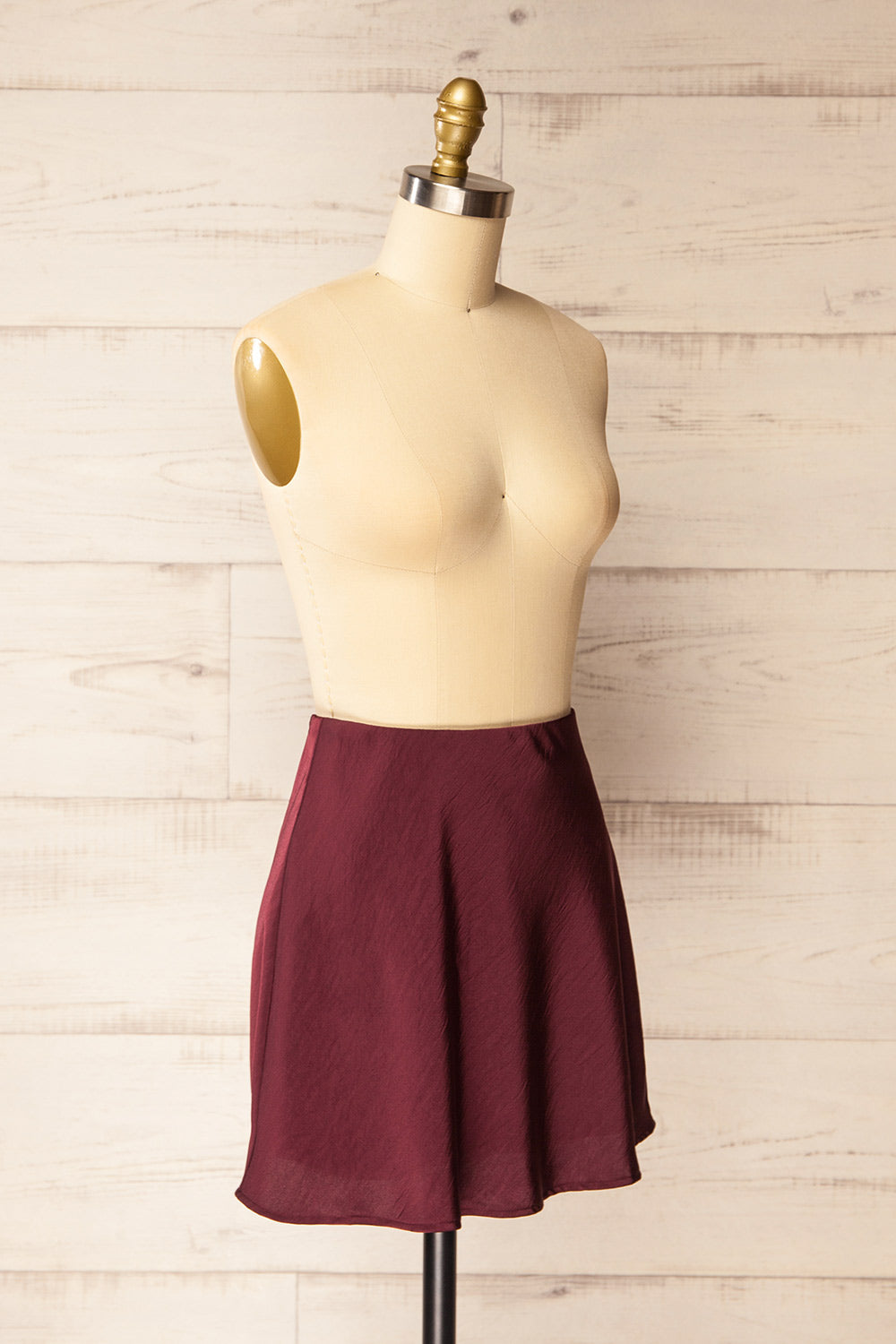 Tesselle Short Burgundy Satin Skirt | La petite garçonne side view