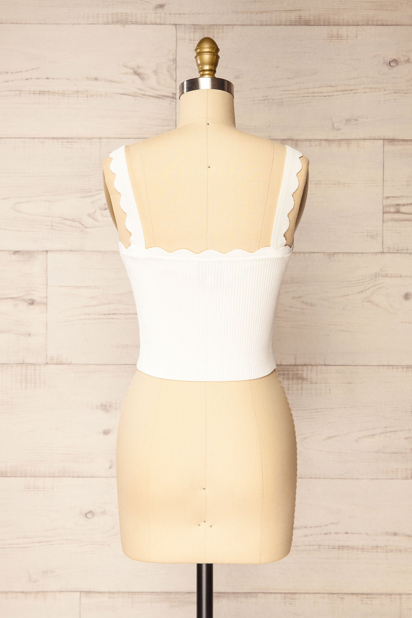 Backview Tezpur White Ribbed Scalloped Crop Top at la petite garçonne