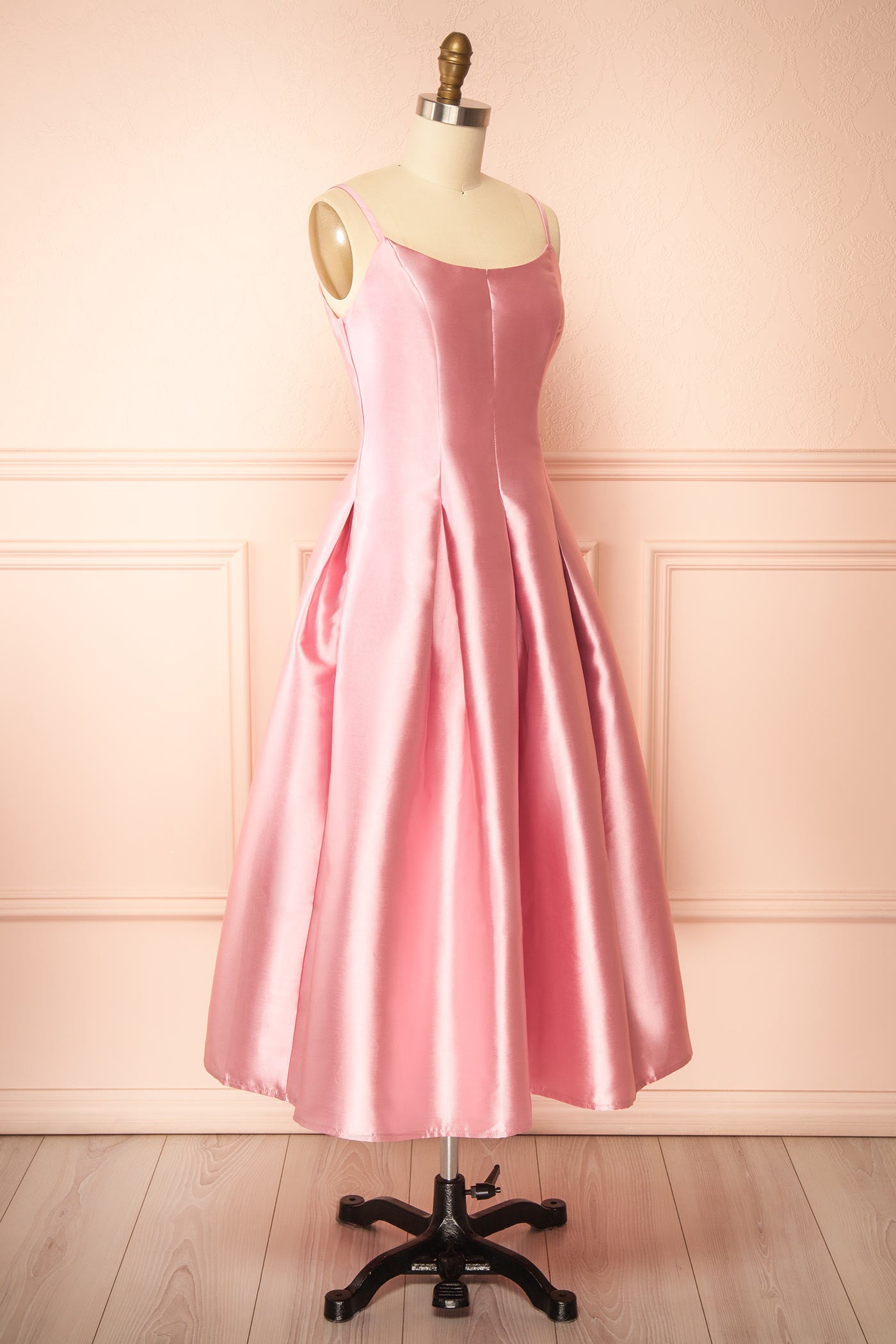 Thalix Rose | Robe Midi Satinée avec Poches et Dos Ouvert