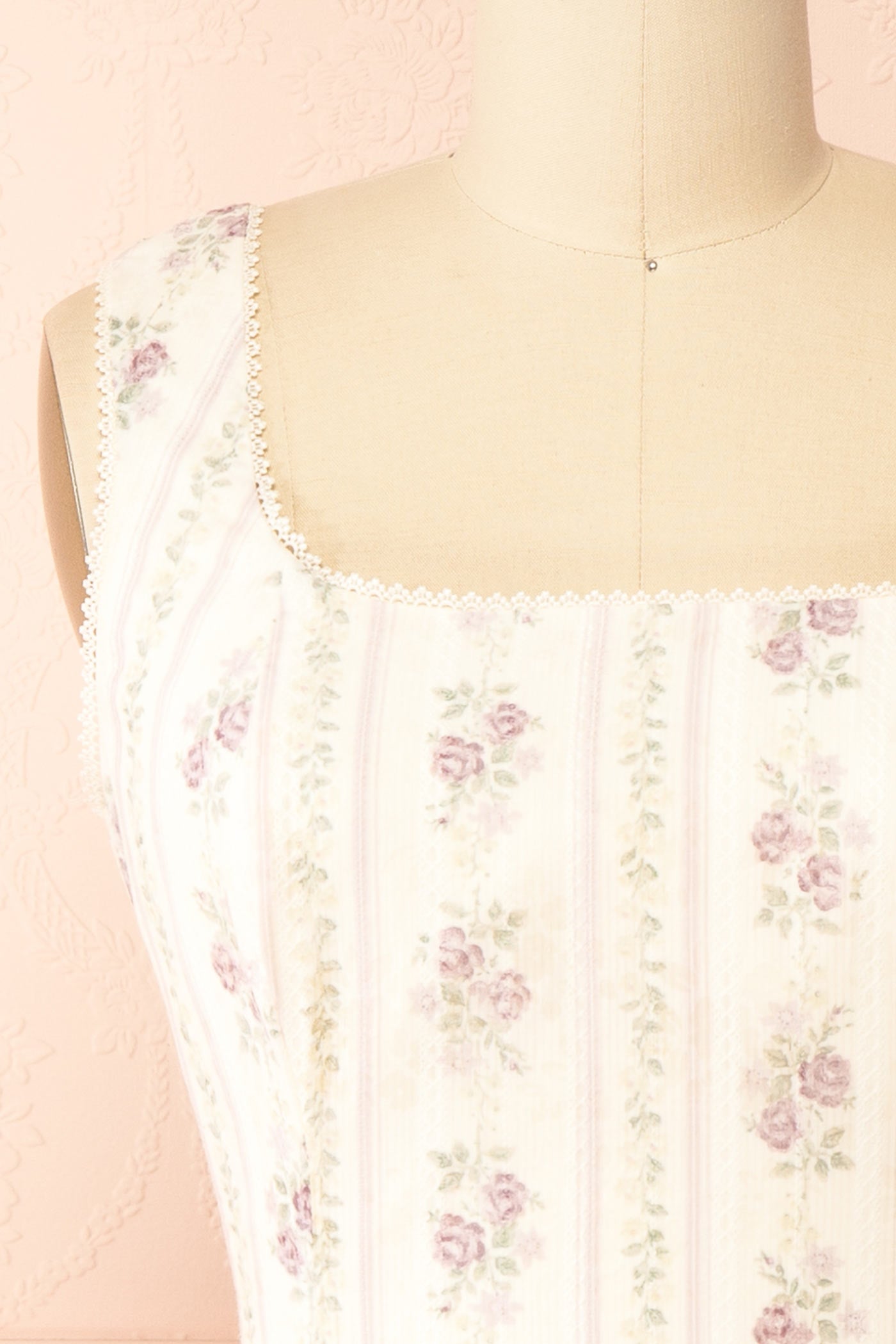 Close-up Theane Mauve Floral Short Dress with Back Bow at la boutique 1861