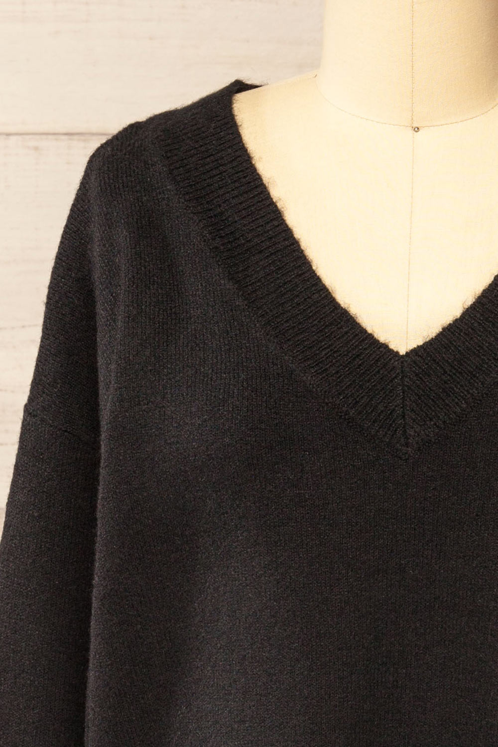 Tottenham Black V-neck Knit Sweater | La pette garçonne front
