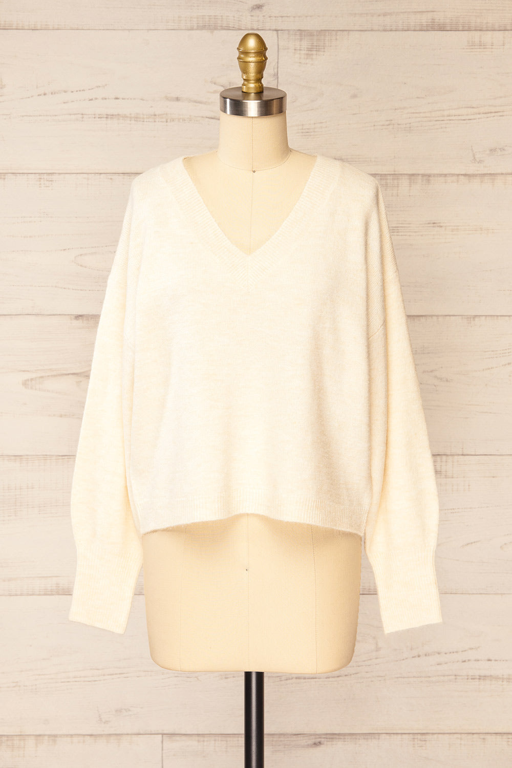 Tottenham Beige V-neck Knit Sweater | La petite garçonne front view
