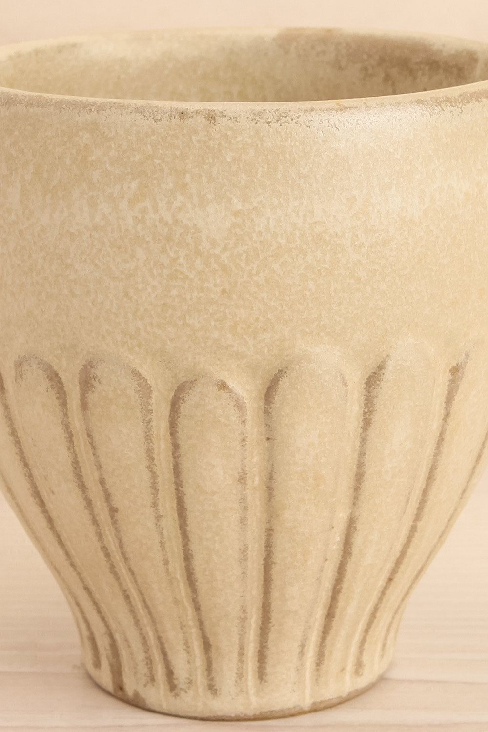 Tournesol Stoneware Mug with Organic Texture | Maison garçonne close-up