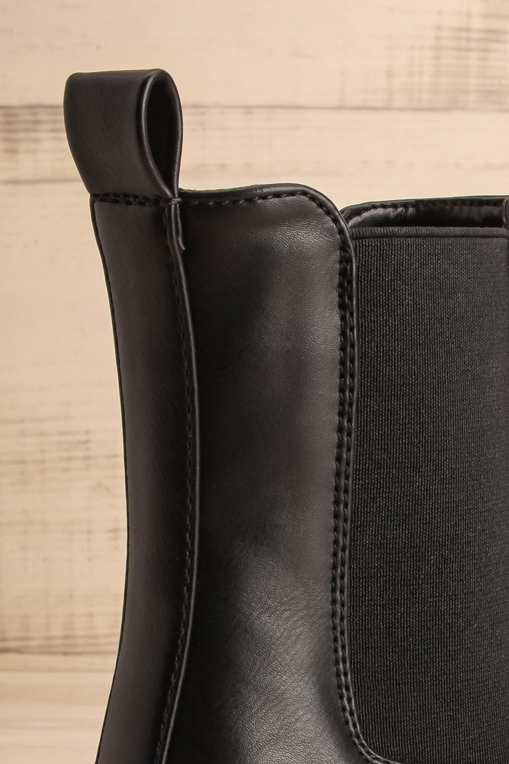 Tucson Chelsea Black Boots | La petite garçonne top