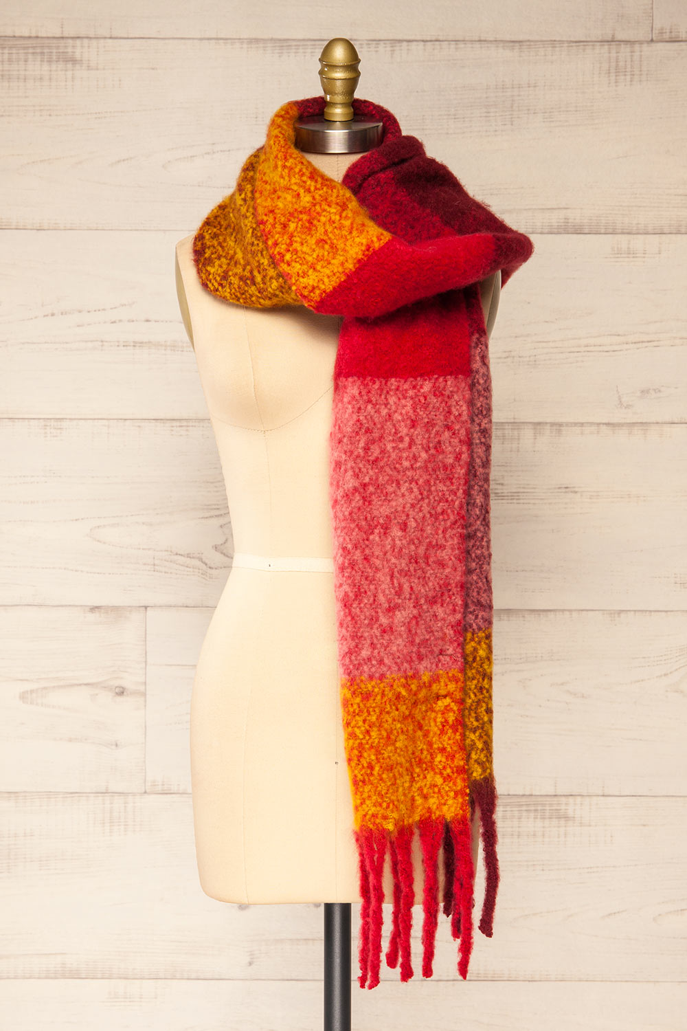 Valparaiso Plaid Knit Scarf | La petite garçonne side view