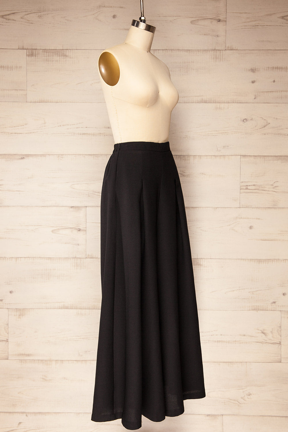 Varallo Black Wide Leg Pants with Front Pleats | La petite garçonne side view