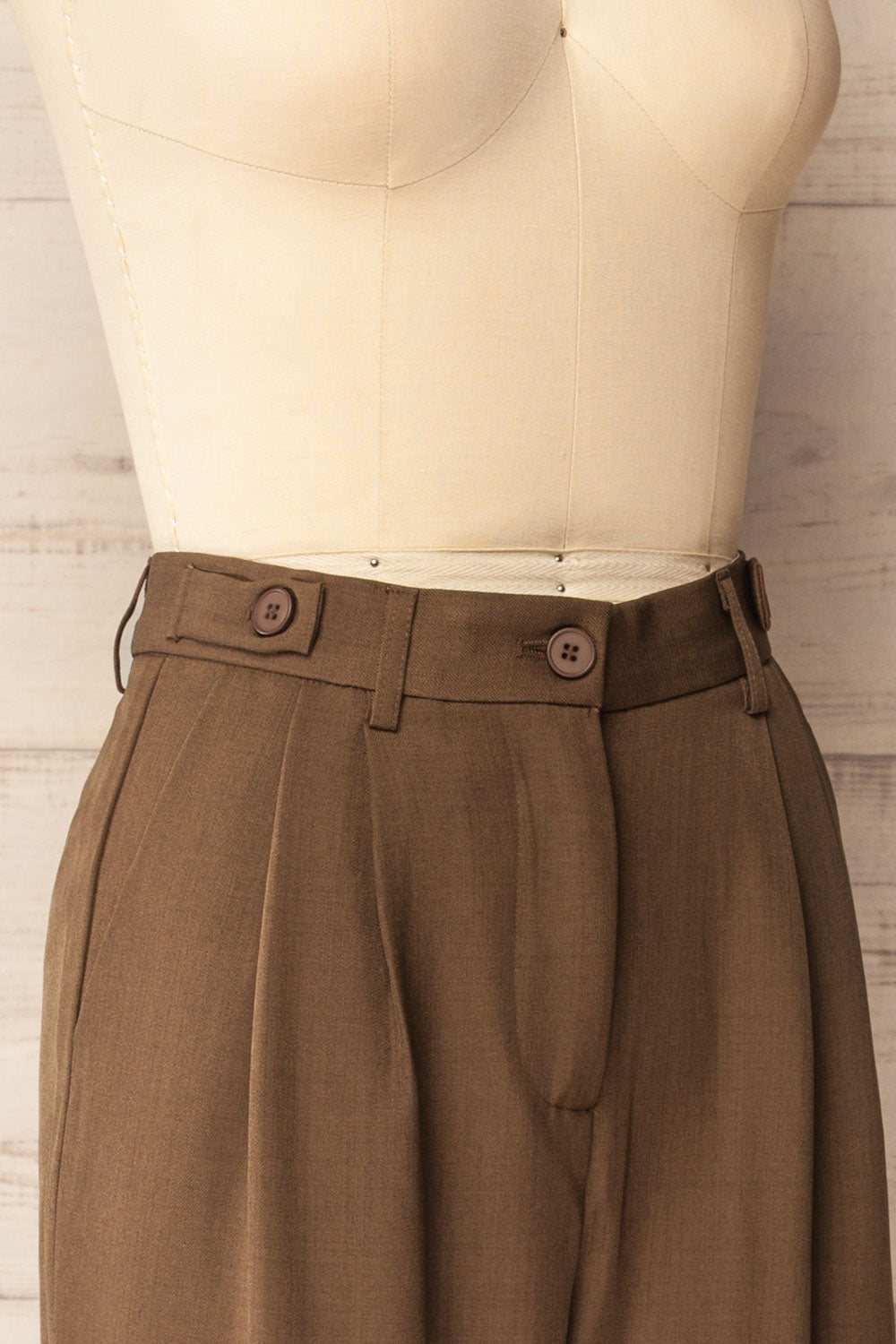 Varsovie Brown High-Waisted Straight Leg Pants | La petite garçonne side