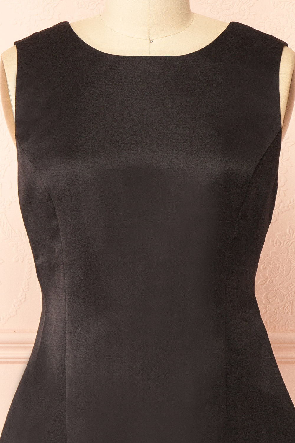 Vaspera Short Black Dress with Open Back | front view