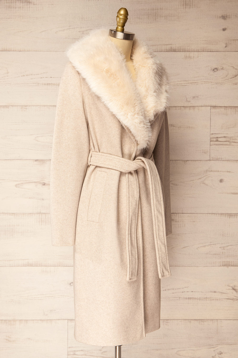 Veracruz Beige Coat with Faux Fur Collar | La petite garçonne side view